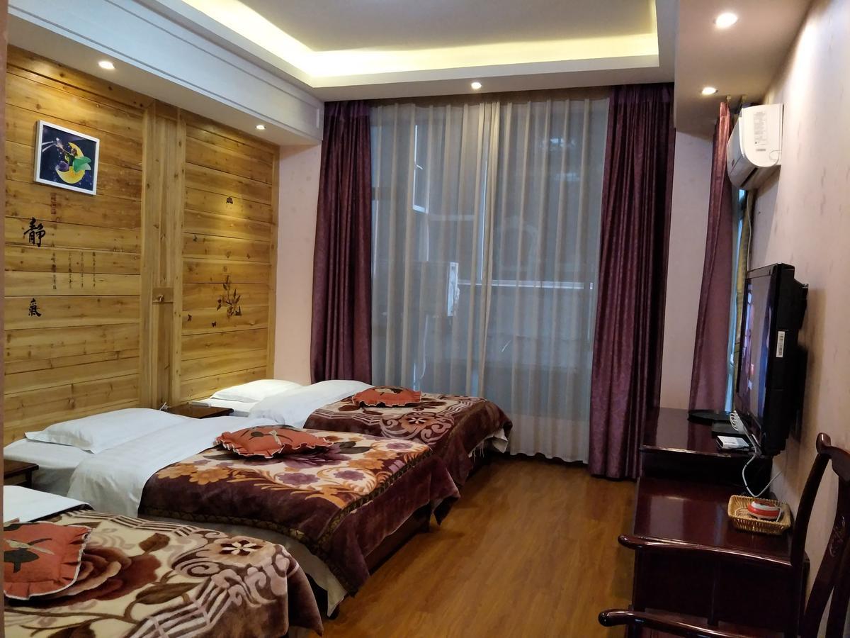 Emeishan Moon Bay Hotel Exterior foto