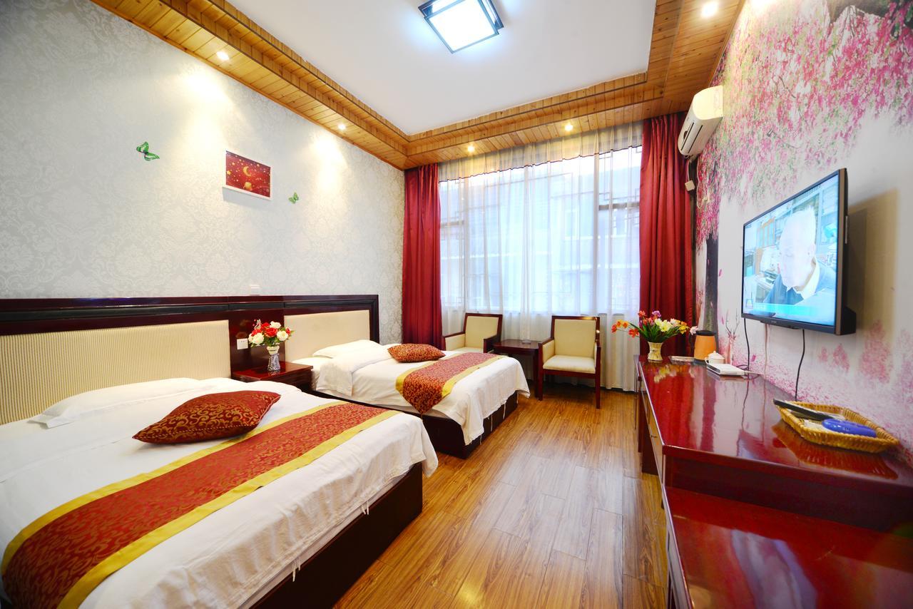 Emeishan Moon Bay Hotel Exterior foto