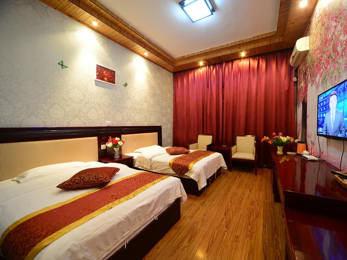 Emeishan Moon Bay Hotel Exterior foto