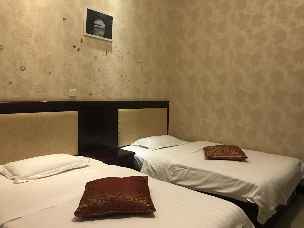 Emeishan Moon Bay Hotel Exterior foto